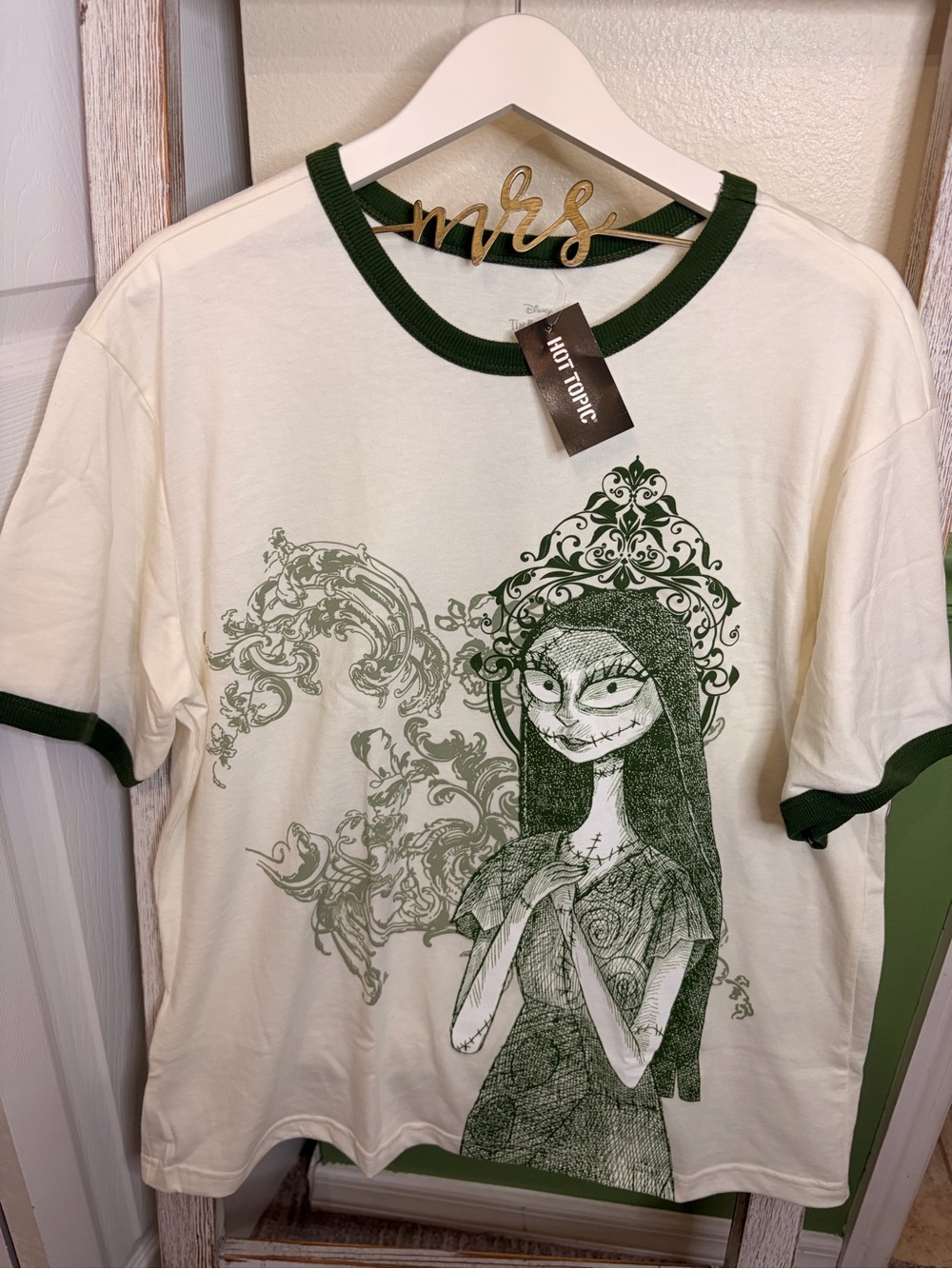 💚 Disney Nightmare Before Christmas Sally Filigree Ringer Tee L NWT